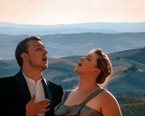 Opera and wine experience overlooking Val d'Orcia